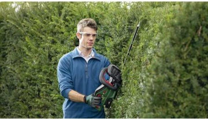 Image du produit Bosch Home & Garden UniversalHedgeCut 18-55 (1x2,5Ah) (Taille-haies sans fil)