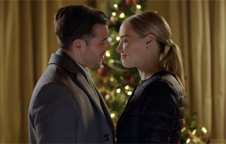 Actual product image The Royal Nanny - A Royal Christmas Mission (DVD, German, English)