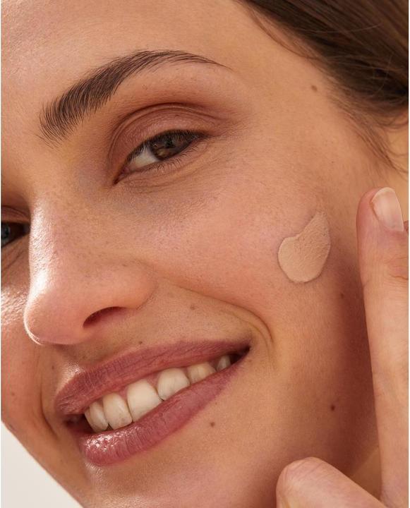 Actual product image NIVEA 5in1 Day Care BB Light SPF15