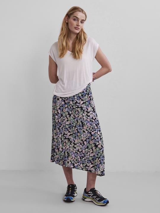 Actual product image Pieces Basic T-Shirt (XS)