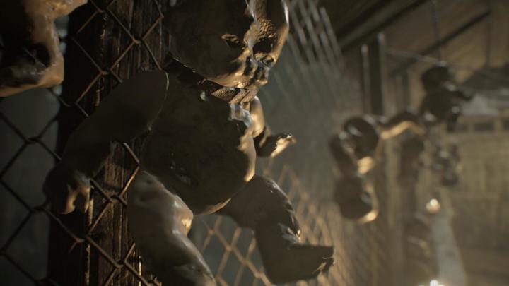 Immagine prodotto Capcom Resident Evil 7 Biohazard (PS4, IT)