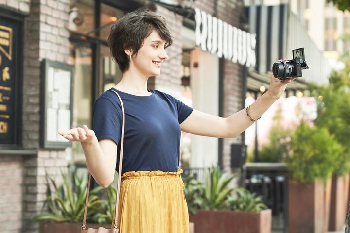 Immagine prodotto Sony Kit Alpha 6100 (16 - 50 mm, 24.20 Mpx, APS-C / DX)