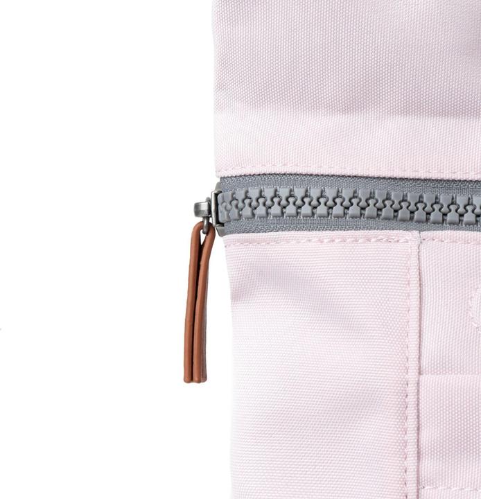 Produktbild Roka London Finchley A Transcendent Pink Medium Recycled Canvas (15 l)
