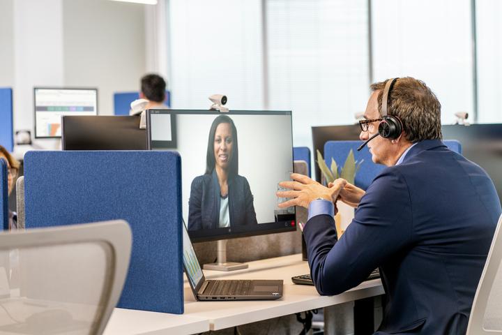 Actual product image Poly Voyager 4320 (Wireless, USB-A)