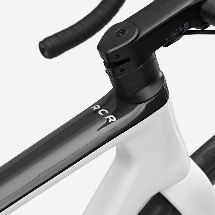 Actual product image Van rysel Road bike 12 speed Powermeter RCR Pro Shimano 105 DI2 white