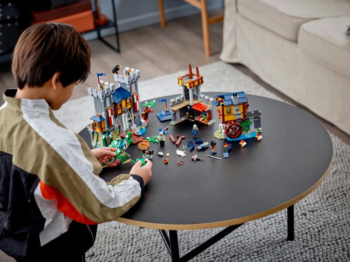 Produktbild LEGO Mittelalterliche Burg (31120, LEGO Creator 3-in-1, LEGO Seltene Sets)