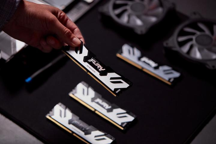 Produktbild Kingston 16GB 7600MT/s DDR5 CL38 DIMM FURY Renegade Silver XMP (1 x 16GB, 7600 MHz, DDR5-RAM, DIMM)