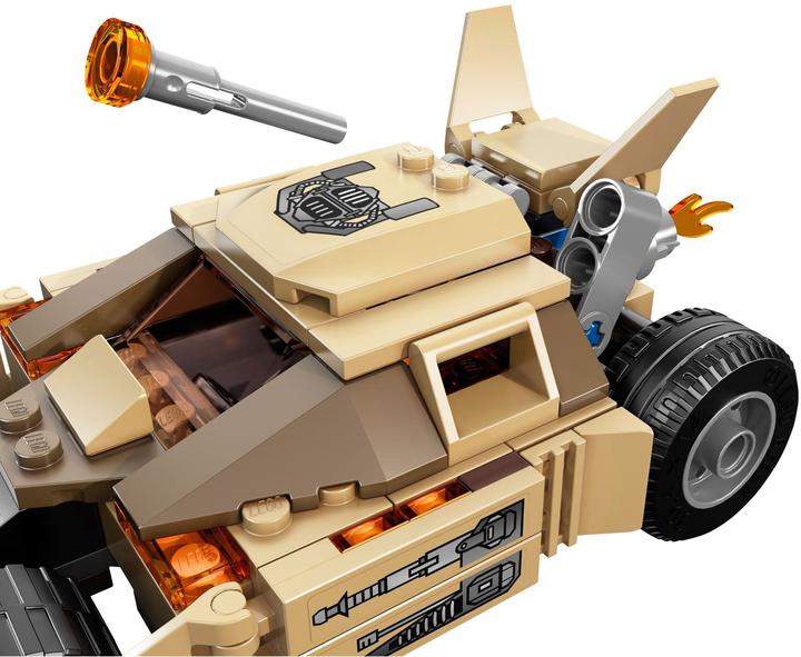 Actual product image LEGO Super Heroes Batman vs. Bane : Chase in the Tumbler (76001, LEGO DC)