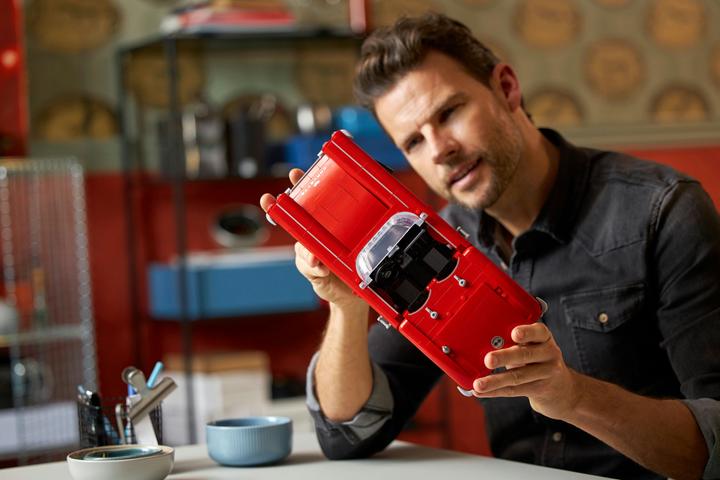 Actual product image LEGO Icons Corvette (10321, LEGO Icons)