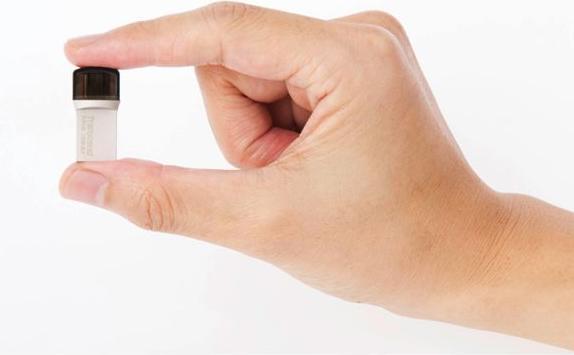 Produktbild Transcend Jetflash 890 (64 GB, USB-A, USB-C)