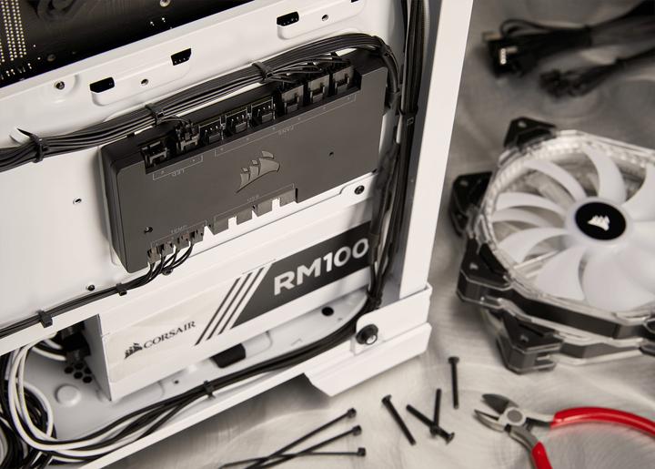 Actual product image Corsair Commander Pro (6 Fan)