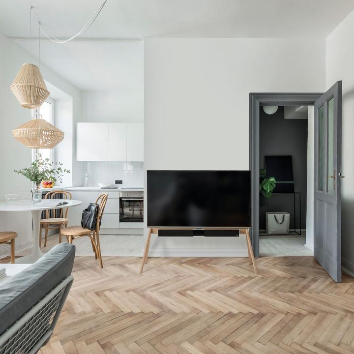 Actual product image Vogels Next OP2 (Universal, 77", 50 kg)