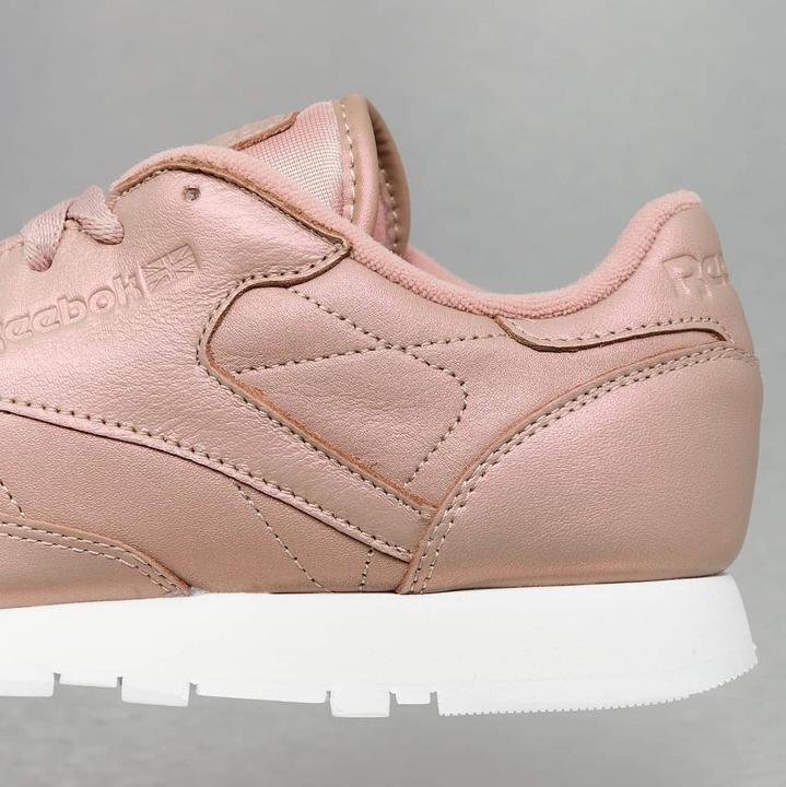 Actual product image Reebok Classic Pearlized (35.5)