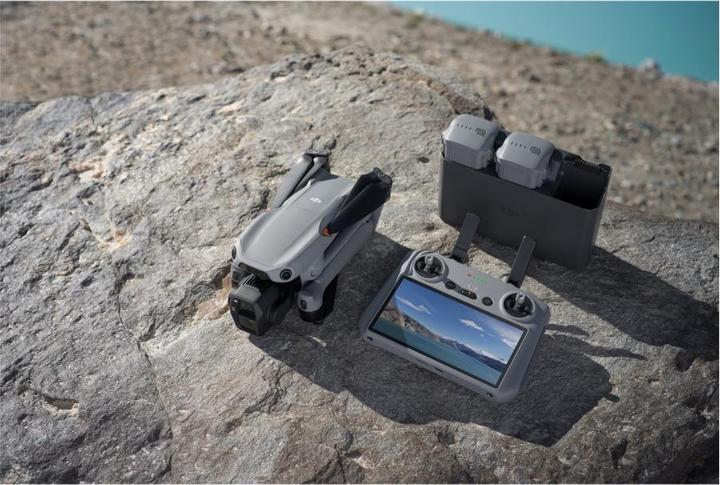Produktbild DJI Air 3s Fly More Combo RC 2 (45 min, 724 g, 50 Mpx)