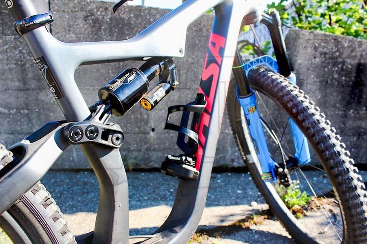 Produktbild NG Sports Cumeen Side Entry Flaschenhalter + Jeera Adapter + Multitool, black