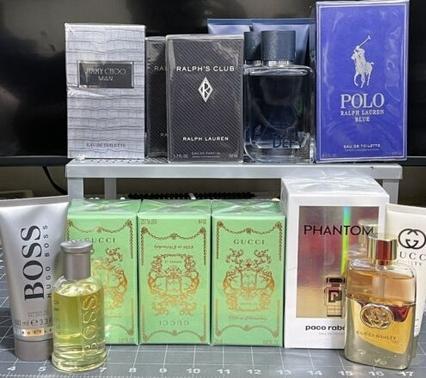Image du produit Gucci Lot de 16 parfums, eaux de Cologne, lotions et gels douche exclusifs