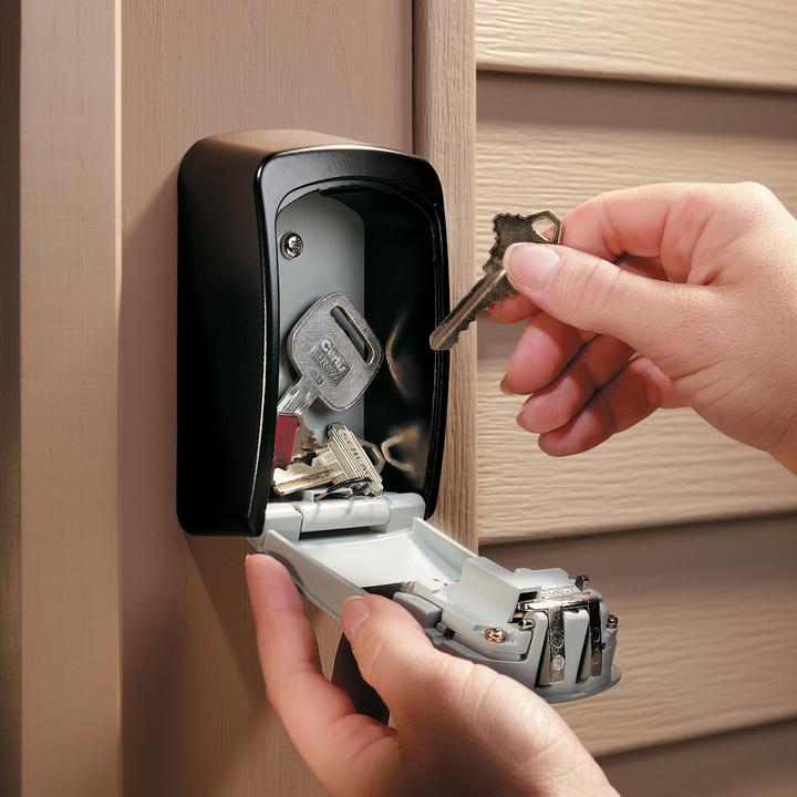 Actual product image Master Lock Key safe 5400EURD