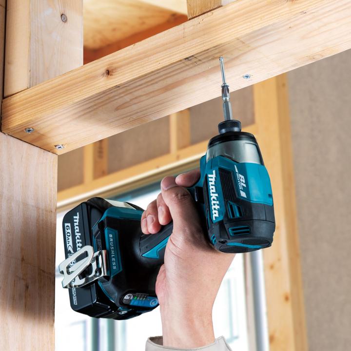 Actual product image Shots Makita DTD 173 RTJ Akku Schlagschrauber 18 V 180 Nm 1/4“ Brushless + 2x Akku 5,0 Ah + Ladegerät + (Rechargeable battery operated)
