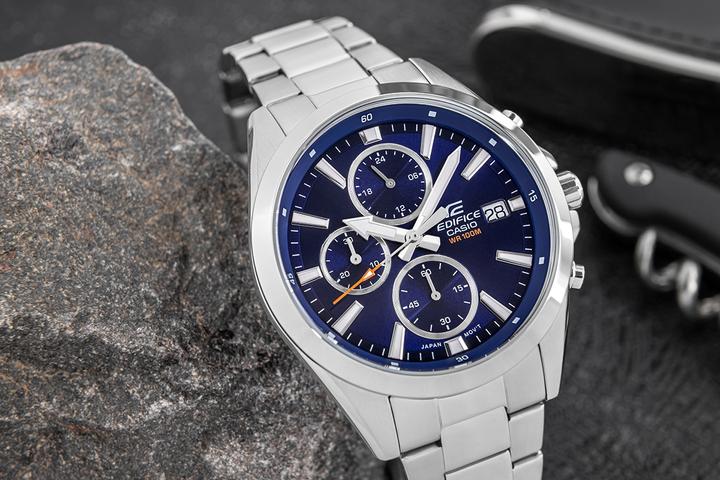 Actual product image Casio Edifice EFV-560D-2AVUEF Horloge - Staal - Zilverkleurig - 42 mm (Chronograph, 44 mm)
