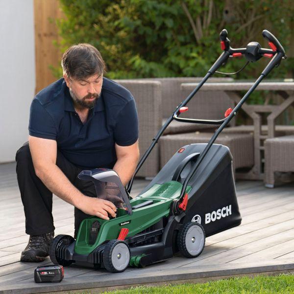 Productafbeelding Bosch Home & Garden UniversalRotak 2x18V-37-550 (Oplaadbare batterij)