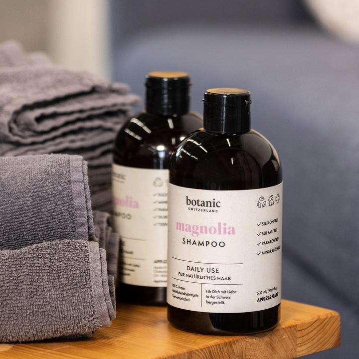 Produktbild Botanic Switzerland magnolia | Shampoo für natürliches Haar (500 ml, Flüssiges Shampoo)