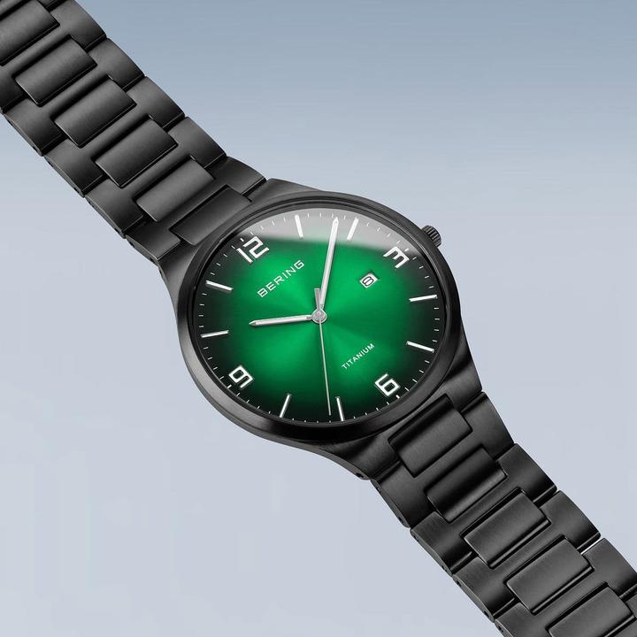 Produktbild Bering Titanium (Analoguhr, 40 mm)