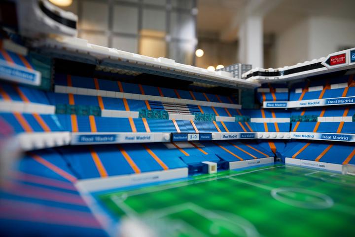 Produktbild LEGO Real Madrid - Santiago Bernabéu Stadion (10299, LEGO Icons, LEGO Seltene Sets)