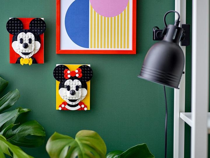 Immagine prodotto LEGO Schizzi di mattoni - Minnie Mouse (40457, LEGO Disney, Set LEGO rari)