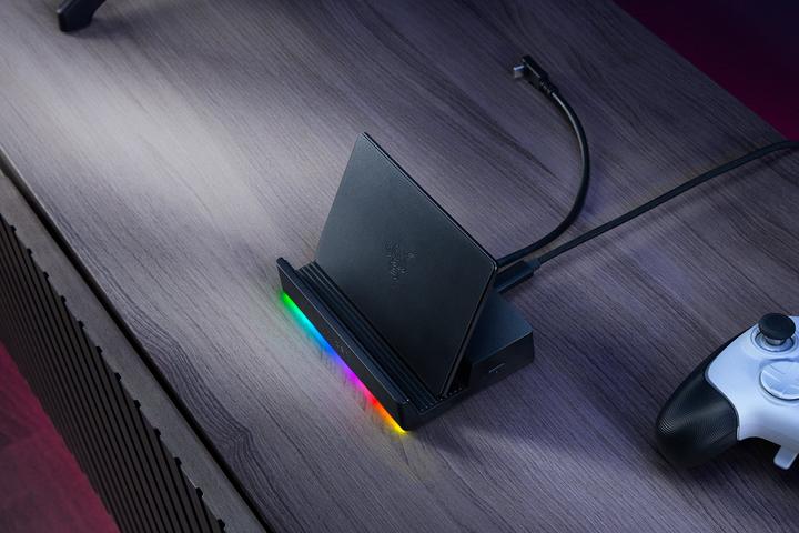 Actual product image Razer Handheld Dock Chroma (USB-C, 6 Ports)