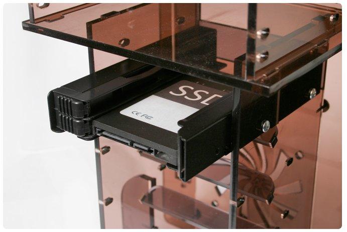 Produktbild Icy Dock MB082SP Einbaurahmen SATA/IDE HDD and SSD fuer 2x 2,5Zoll 6,35cm im 3,5Zoll 8,89cm Rahmen bis 9,...