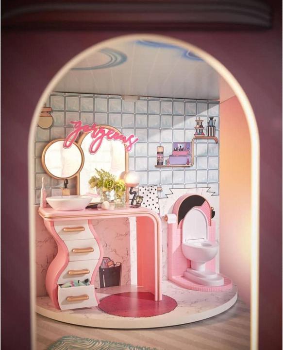 Actual product image MGA L.O.L. Surprise OMG House of Surprises