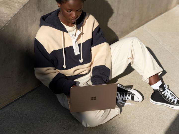 Produktbild Microsoft Surface Laptop Go (12.40", Intel Core i5-1035G1, 8 GB, 128 GB, CH)