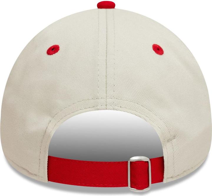 Actual product image New Era 9Twenty Adjustable Cap - Manchester United beige