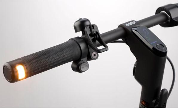 Produktbild Segway-Ninebot F2 D (20 km/h, 40.40 km, 400 W)