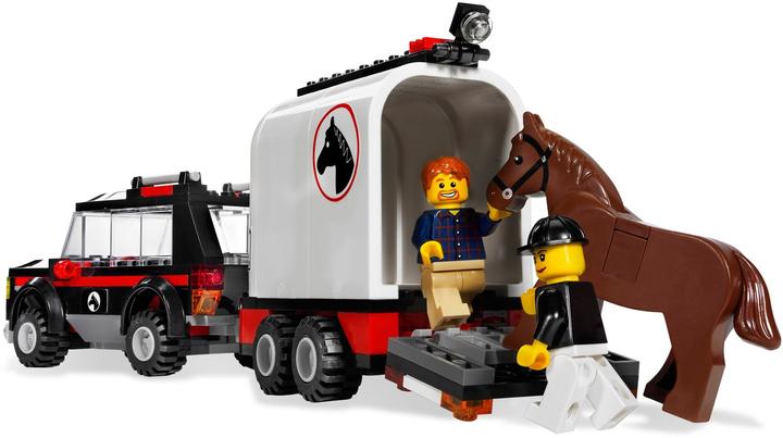 Immagine prodotto LEGO Box per cavalli da città (7635, LEGO City)