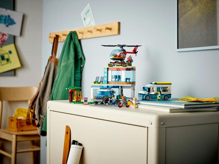Immagine prodotto LEGO 60371 Sede del veicolo di soccorso (60371, LEGO City)
