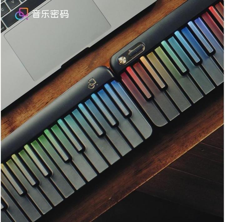 Immagine prodotto Popu Music PopuPiano 1 Smart Portable Piano - PopuPiano luminoso con PopuBag (29 Chiavi)