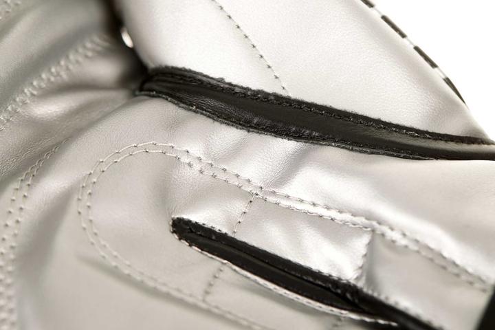 Image du produit adidas Wako Competition Boxhandschuhe (14 OZ, Taille unique)