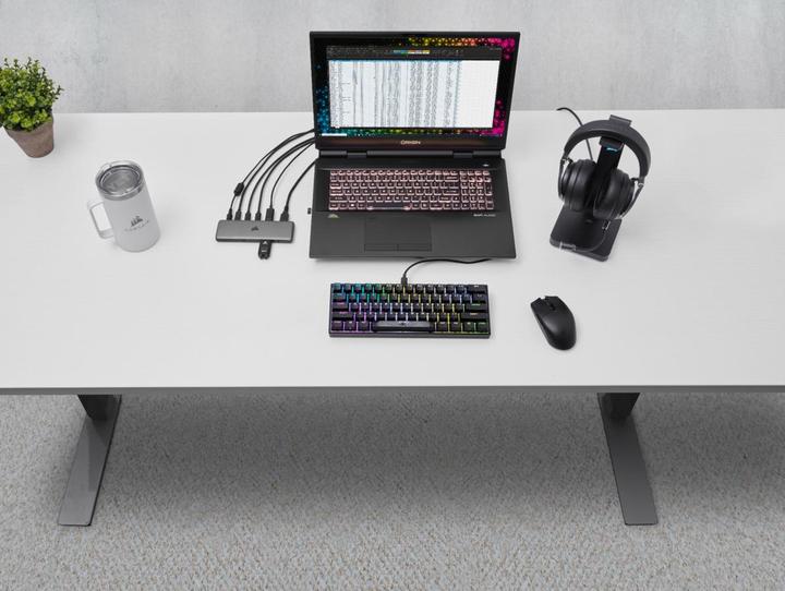 Actual product image Corsair USB 100 (USB-C, 7 Ports)