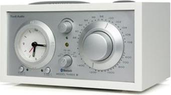 Actual product image Tivoli Audio Audio - Model 3 BT w/ USB - Wekkerradio met Bluetooth - Wit/Zilver (AM, FM, Bluetooth)