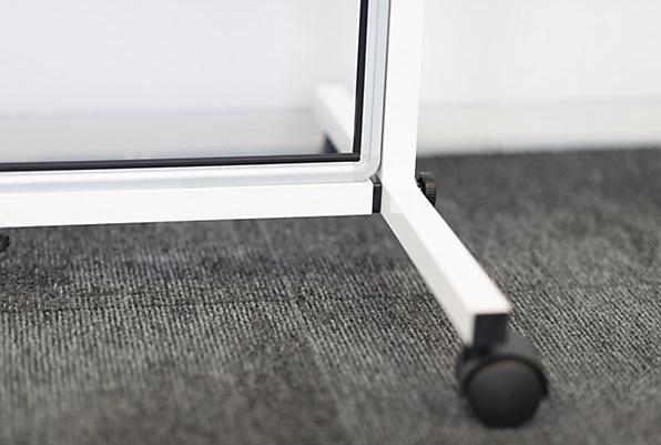 Produktbild smiT Mobile Trennwand aus Acrylglas