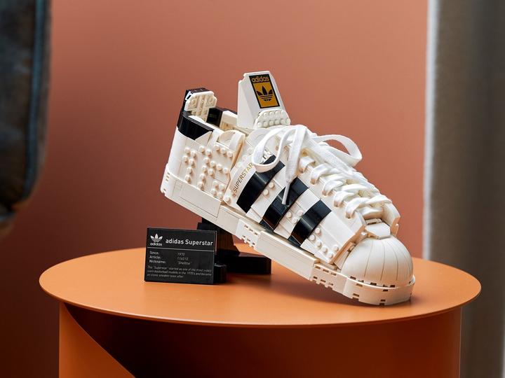 Actual product image LEGO Adidas Originals Superstar (10282, LEGO Icons)