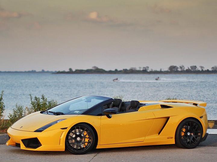 Image du produit Smartbox Tour exclusif de 2h en Lamborghini Gallardo pour 2 à Lucerne (2 pers.)