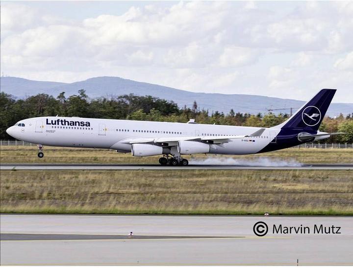 Produktbild Revell A340-300 Lufthansa New Livery