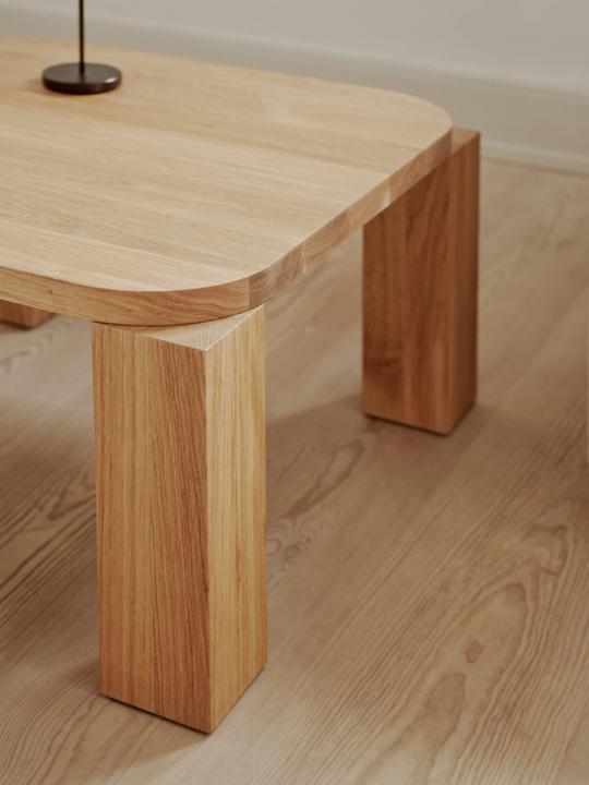 Produktbild New works Designer Massivholz Couchtisch „Atlas* Eiche geölt - 60 x 60 cm (60 x 60 cm)