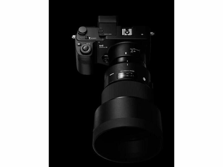 Produktbild Sigma 105mm f/1.4 DG HSM ART, Sony E (Sony E, APS-C / DX, Vollformat)