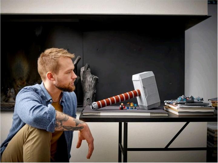 Actual product image LEGO Thor's hammer (76209, LEGO Rare Sets, LEGO Marvel)