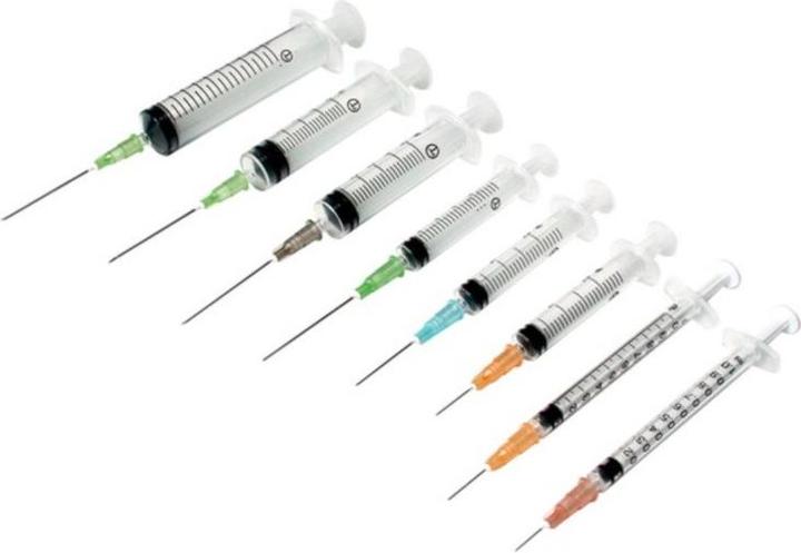 Produktbild Terumo Spritze 22G 0.70x40mm mit Kanüle Luer-Ansatz zentrisch 100 Stk