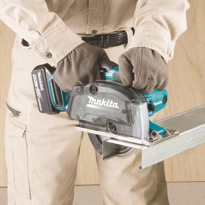 Actual product image Makita DCS 552 RTJ 18 V cordless metal circular saw 136 mm in Makpac + 2x 5.0 Ah battery and charger + saw