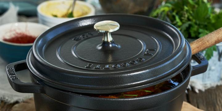 Produktbild Staub Cocotte (28 cm, Bräter + Schmortopf, Gusseisen)